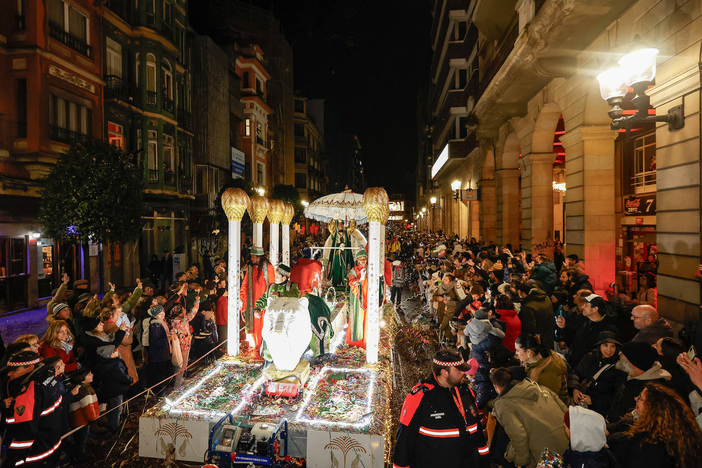 Los Reyes en el Ayuntamiento de Gijón