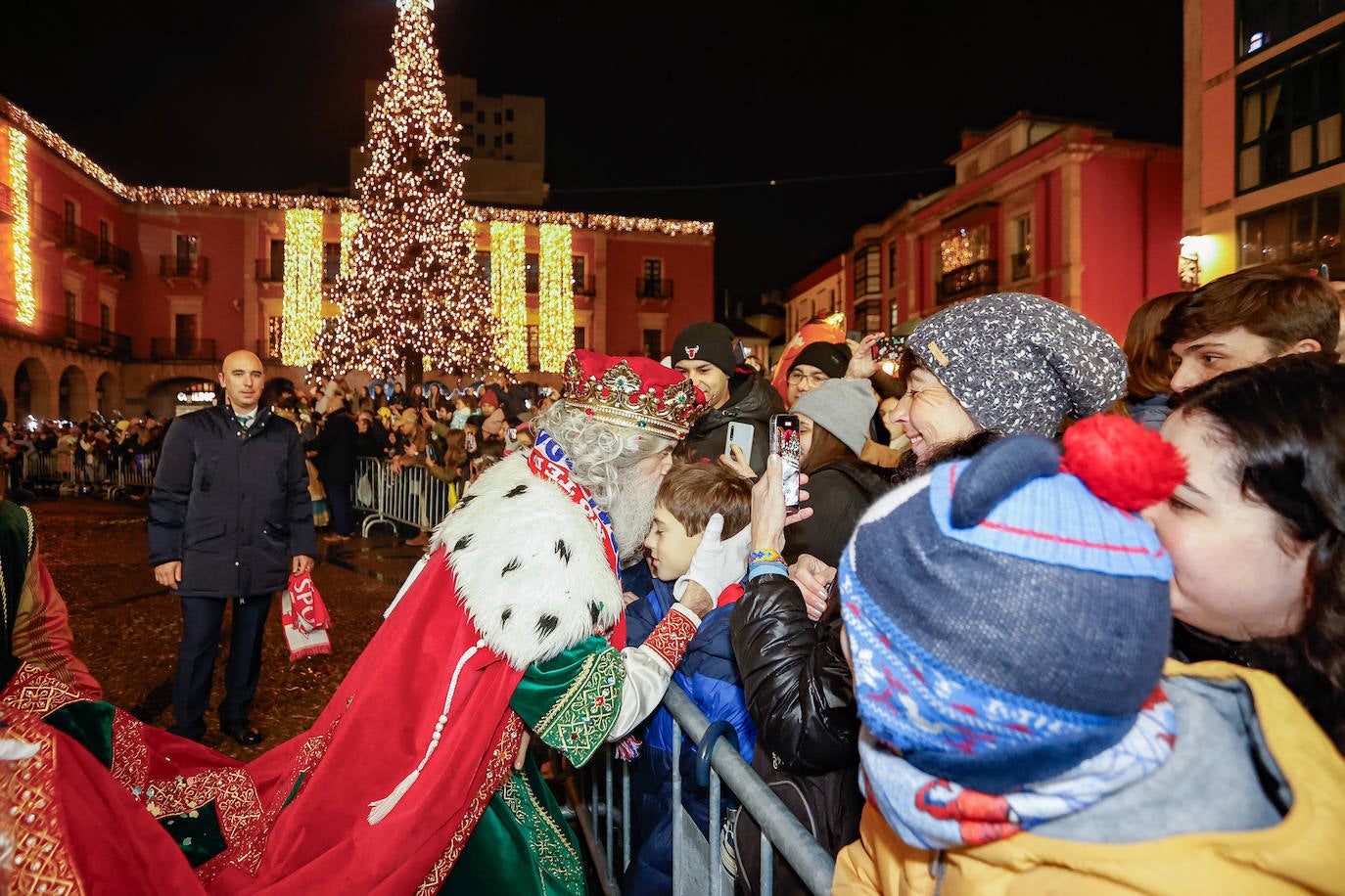 Los Reyes en el Ayuntamiento de Gijón