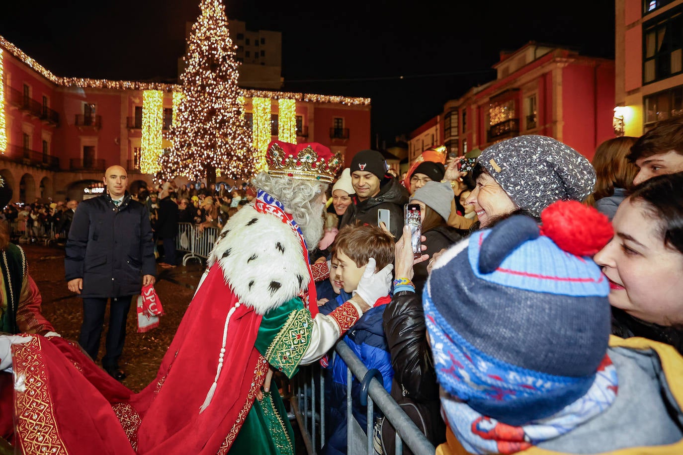 Los Reyes en el Ayuntamiento de Gijón