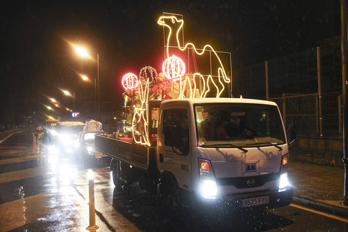 Lugones recibe a los Reyes Magos con los brazos abiertos