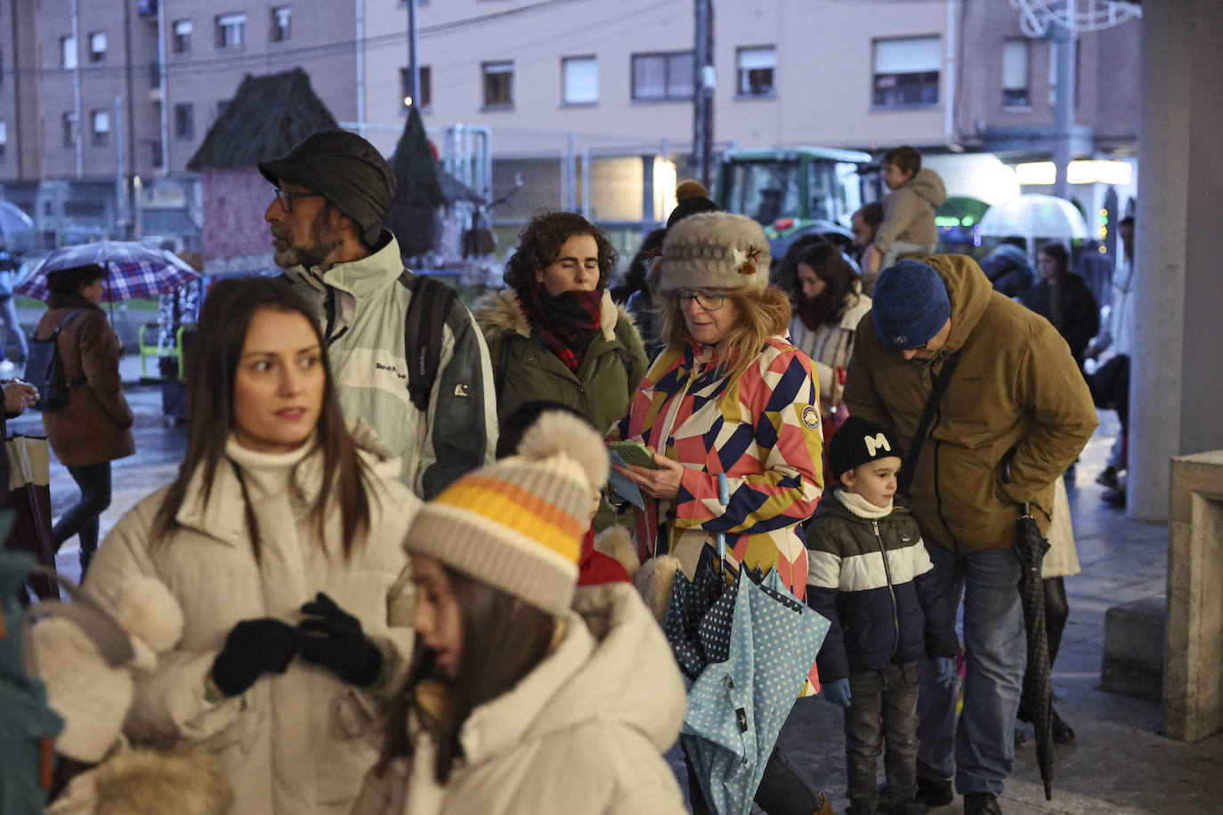 Lugones recibe a los Reyes Magos con los brazos abiertos