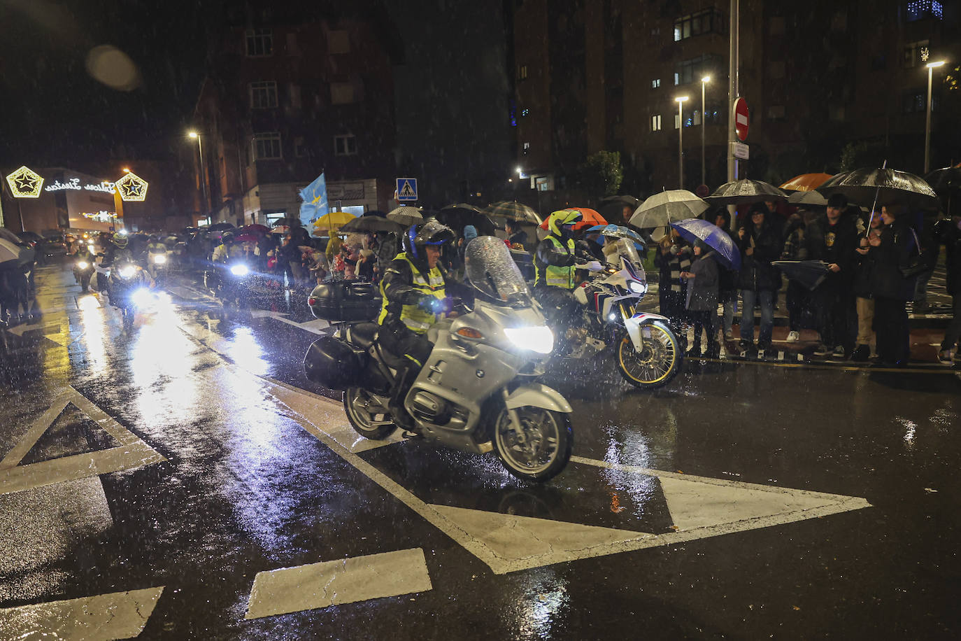 Lugones recibe a los Reyes Magos con los brazos abiertos