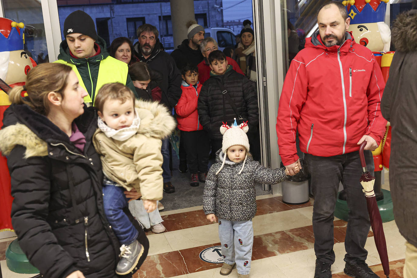 Lugones recibe a los Reyes Magos con los brazos abiertos