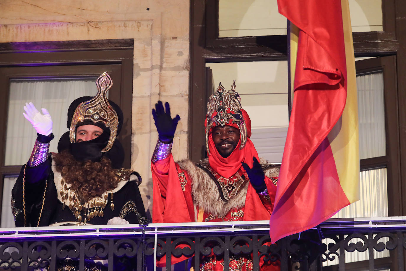 Todas las fotos de la cabalgata de los Reyes Magos en Avilés