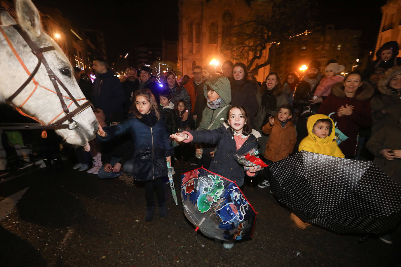 Todas las fotos de la cabalgata de los Reyes Magos en Avilés