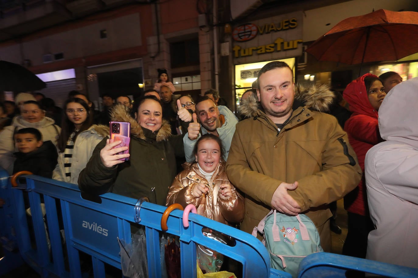 Todas las fotos de la cabalgata de los Reyes Magos en Avilés