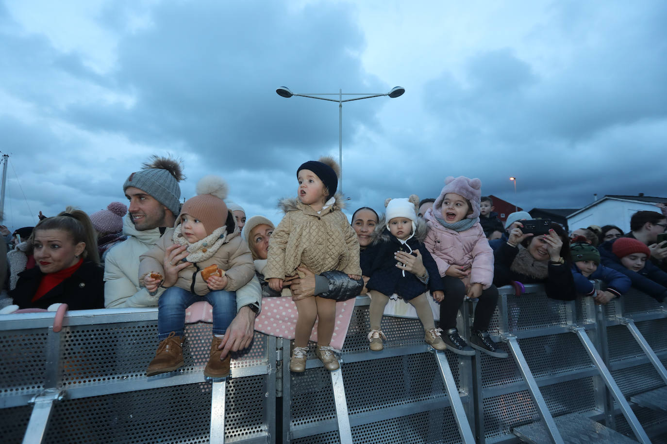 Todas las fotos de la cabalgata de los Reyes Magos en Avilés