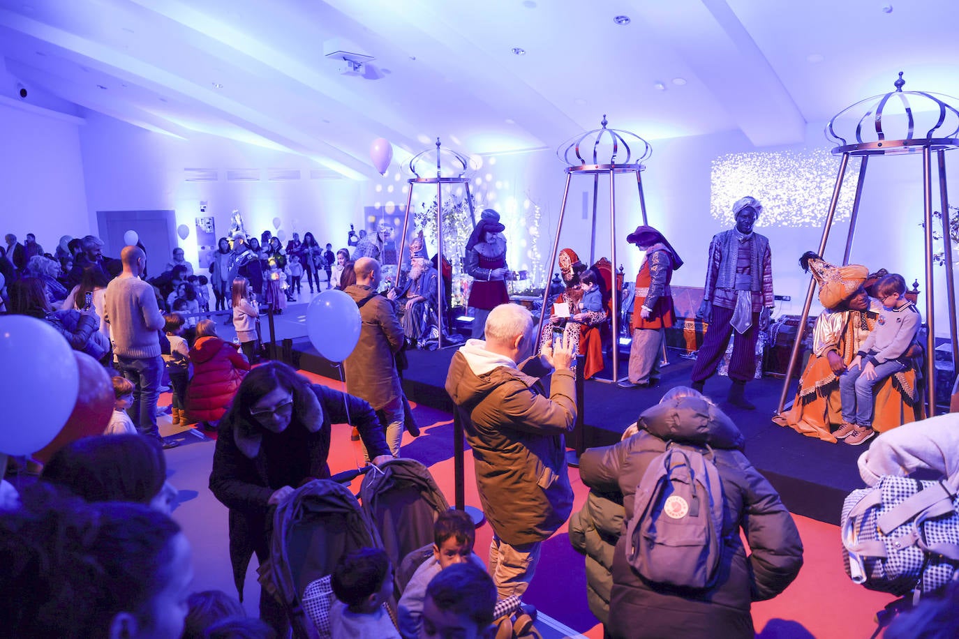 Ilusión y nervios en Oviedo antes de la cabalgata de los Reyes Magos