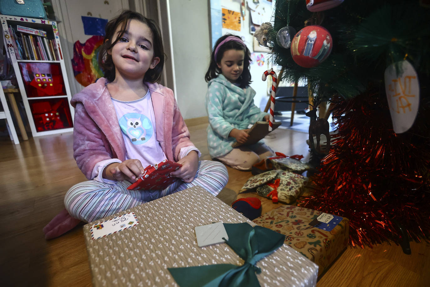 Una mañana de Reyes cargada de ilusión y de regalos en Asturias