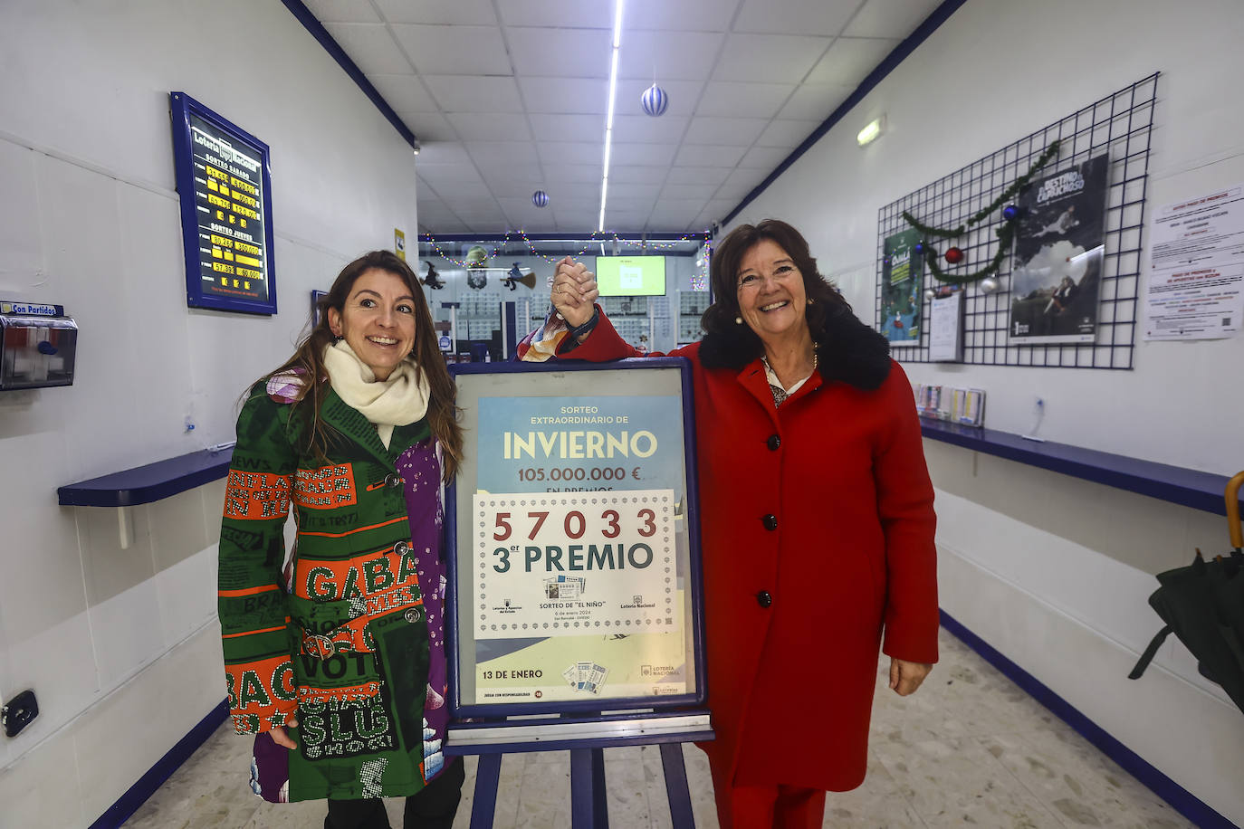 La administración de la calle San Bernabé repartió parte del tercer premio.