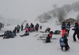 Fuentes de Invierno y San Isidro, durante la jornada de apertura de la temporada de esquí.