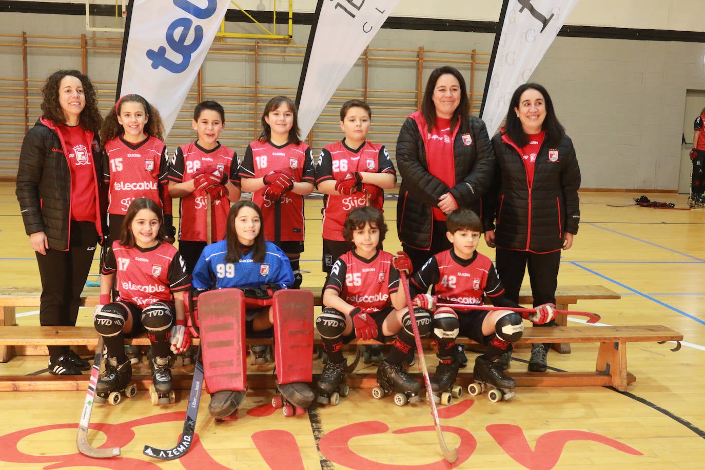 Así ha sido la presentación de equipos del Telecable en el pabellón Mata-Jove