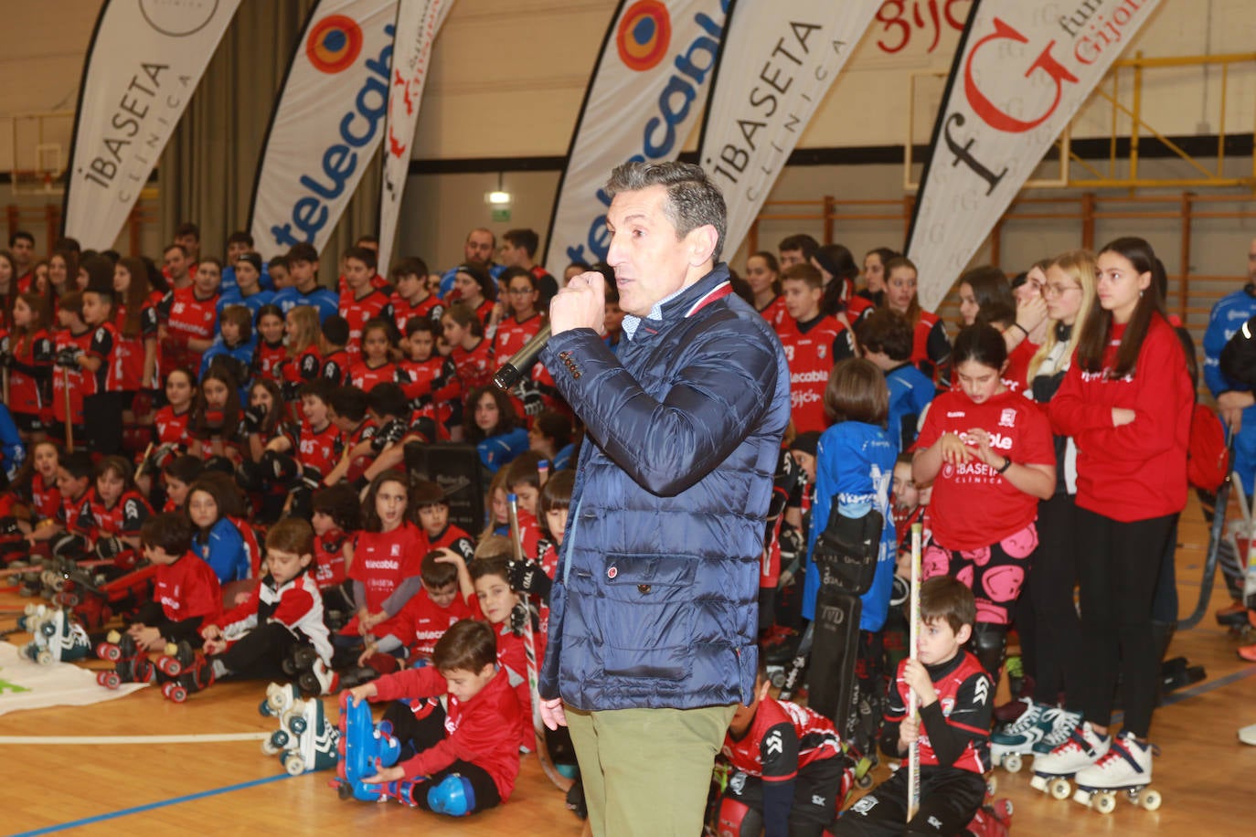 Así ha sido la presentación de equipos del Telecable en el pabellón Mata-Jove