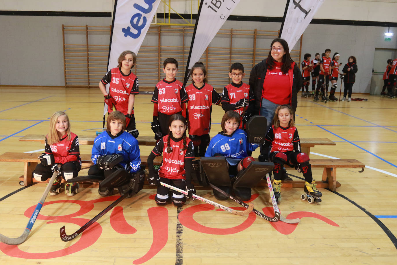 Así ha sido la presentación de equipos del Telecable en el pabellón Mata-Jove