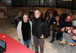 Paloma García y Julián Jiménez, justo antes de la conferencia.