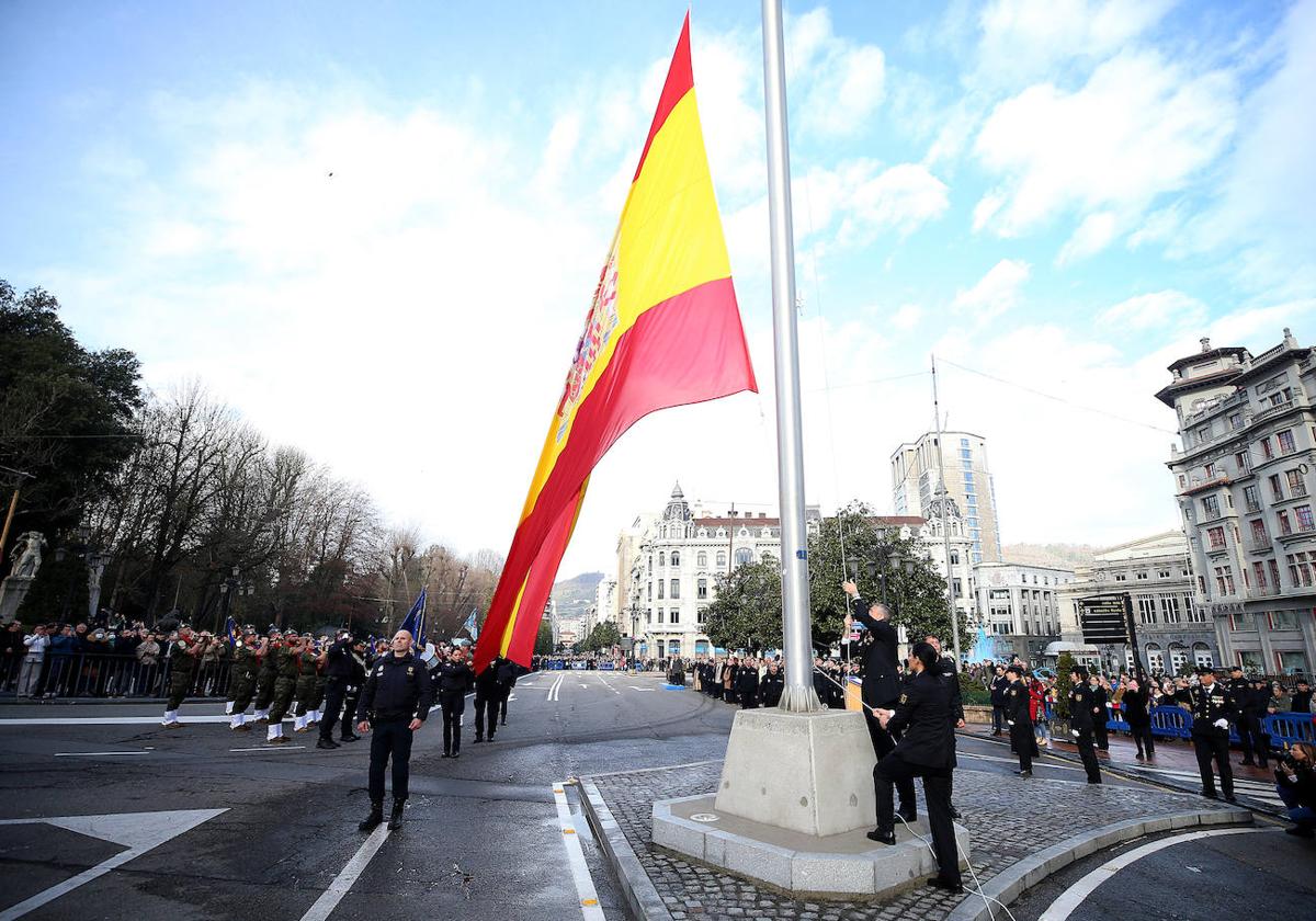 La Policía Nacional celebra el «bicentenario de una gran obra colectiva» en Asturias