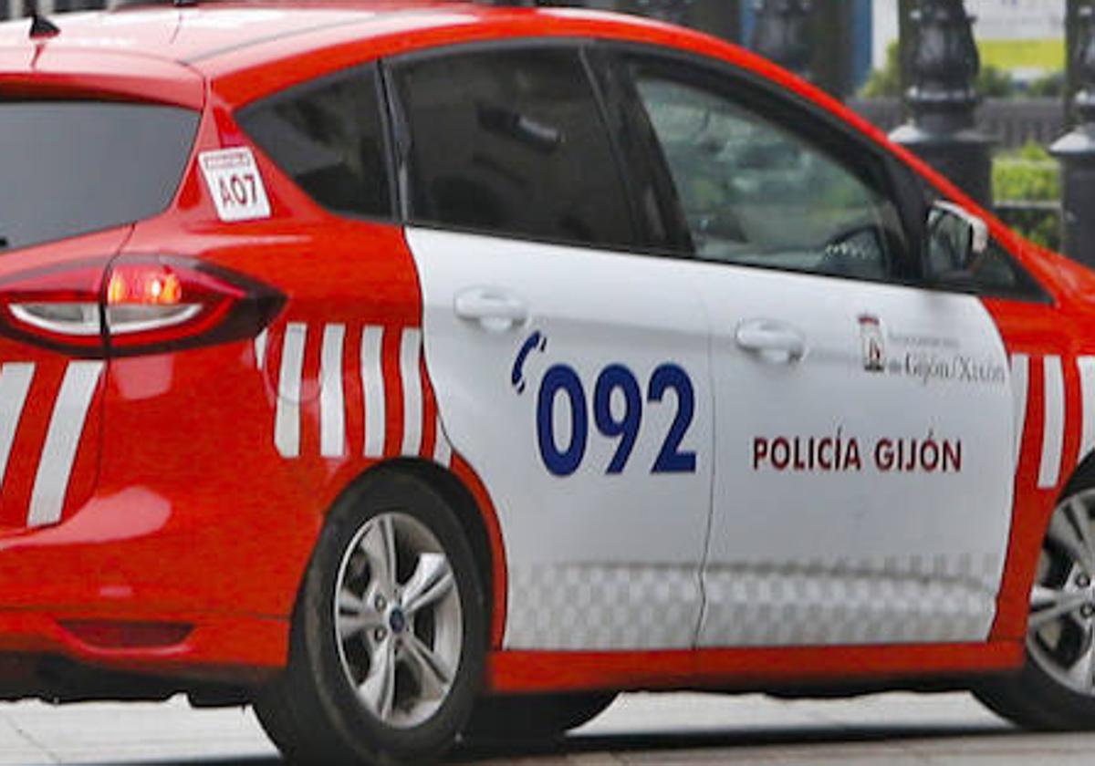 Conduce borracho en Gijón a escasos metros del domicilio de una mujer sobre la que tiene una orden de alejamiento