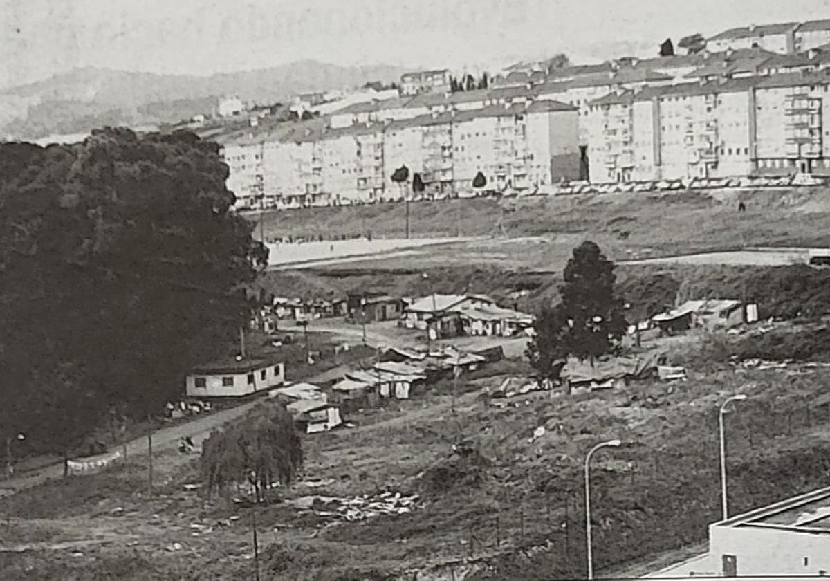 Una imagen del poblado de chabolas de Villalegre-La Luz en los noventa del pasado siglo.