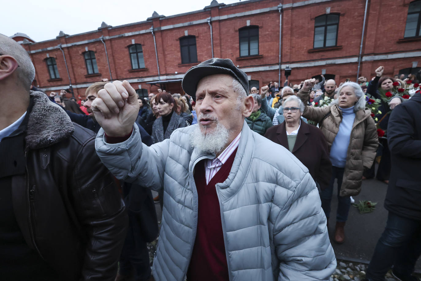 Multitudinario y emotivo adiós a Anita Sirgo, referente de la lucha obrera