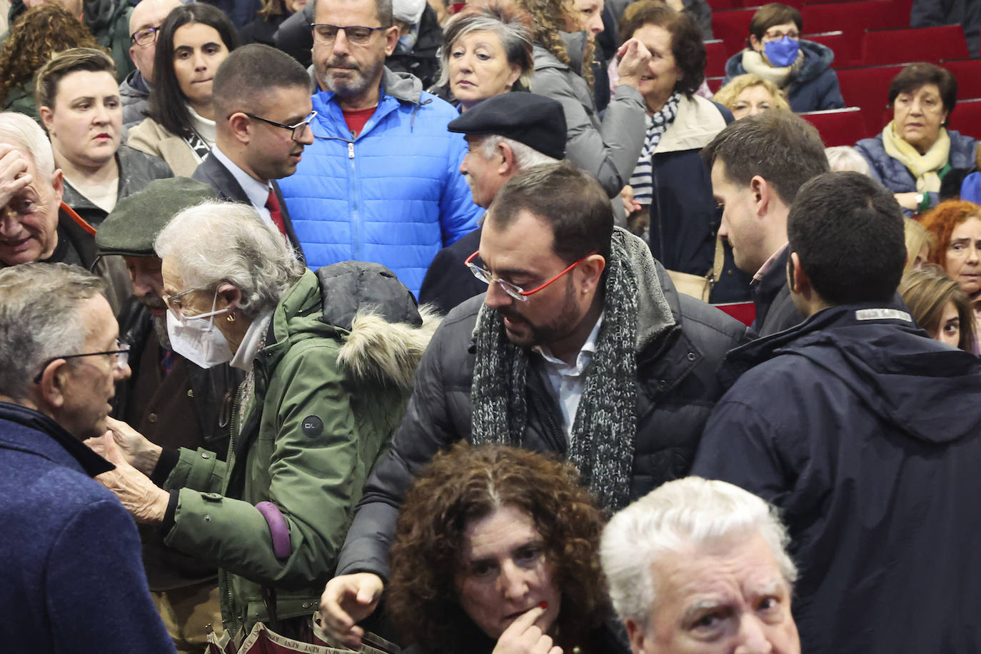 Multitudinario y emotivo adiós a Anita Sirgo, referente de la lucha obrera