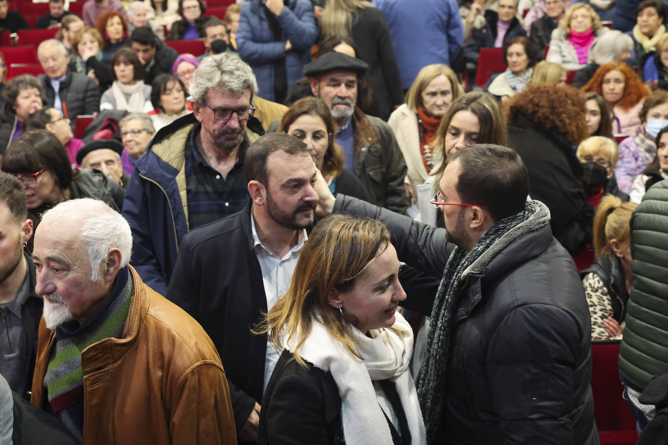 Multitudinario y emotivo adiós a Anita Sirgo, referente de la lucha obrera