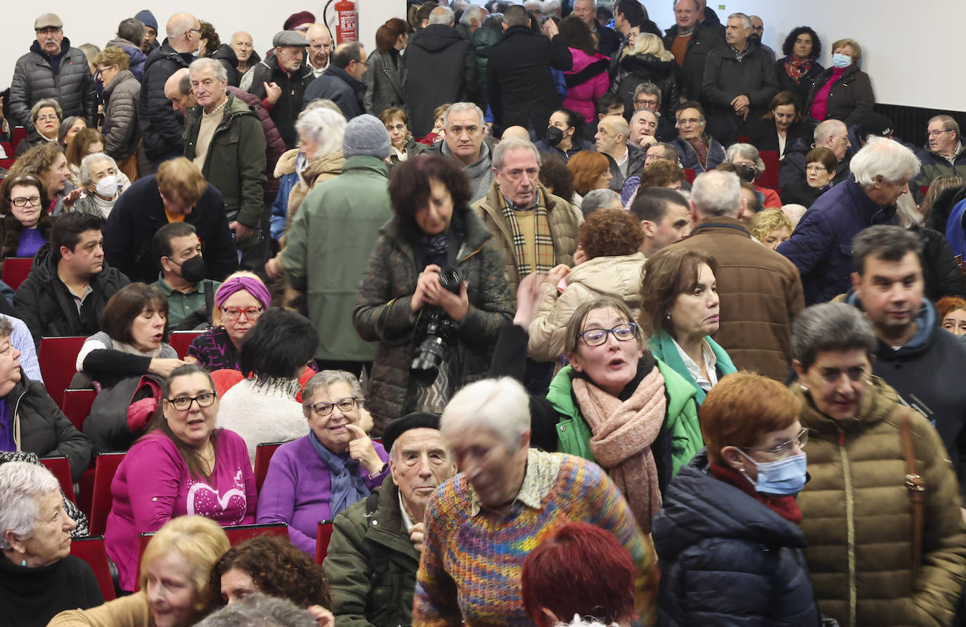 Multitudinario y emotivo adiós a Anita Sirgo, referente de la lucha obrera