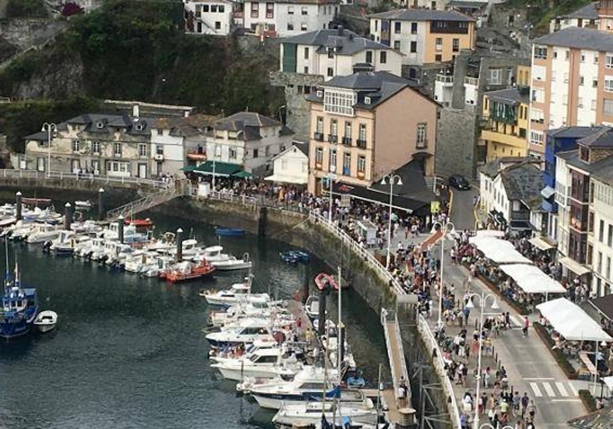 Las obras del puerto de Luarca, en marcha