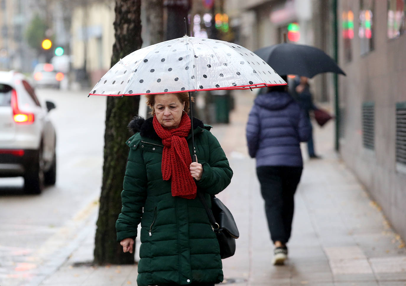 La borrasca &#039;Irene&#039; llena de paraguas Asturias