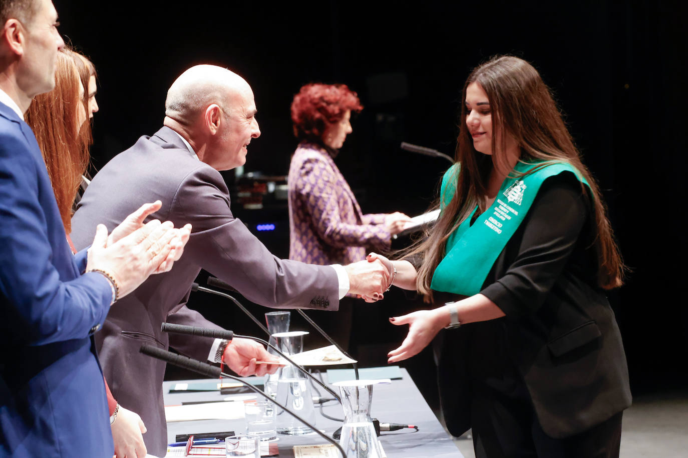 Todas las fotos de la graduación en la Facultad Jovellanos