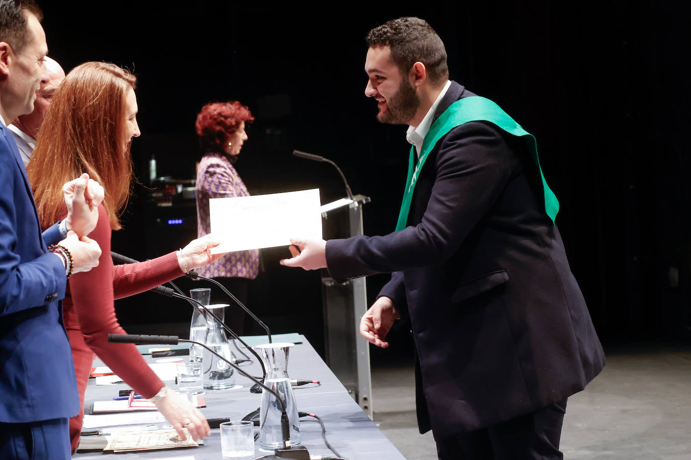 Todas las fotos de la graduación en la Facultad Jovellanos