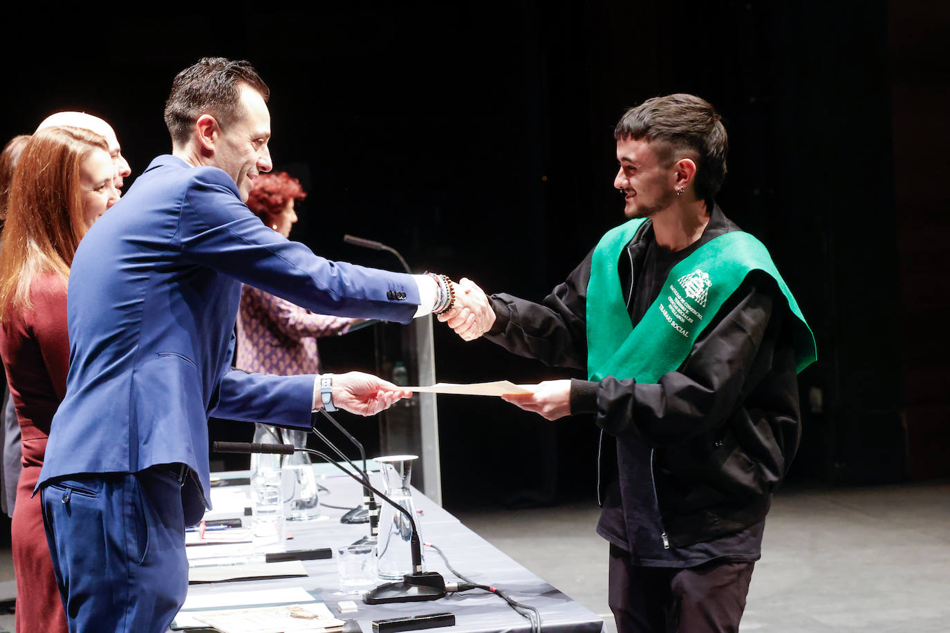 Todas las fotos de la graduación en la Facultad Jovellanos