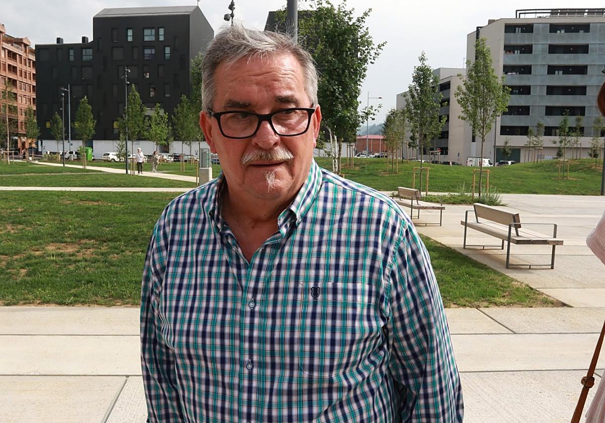 El fallecido Aníbal Vázquez, en el Parque de La Mayacina el día que fue inaugurado, en junio de 2022.