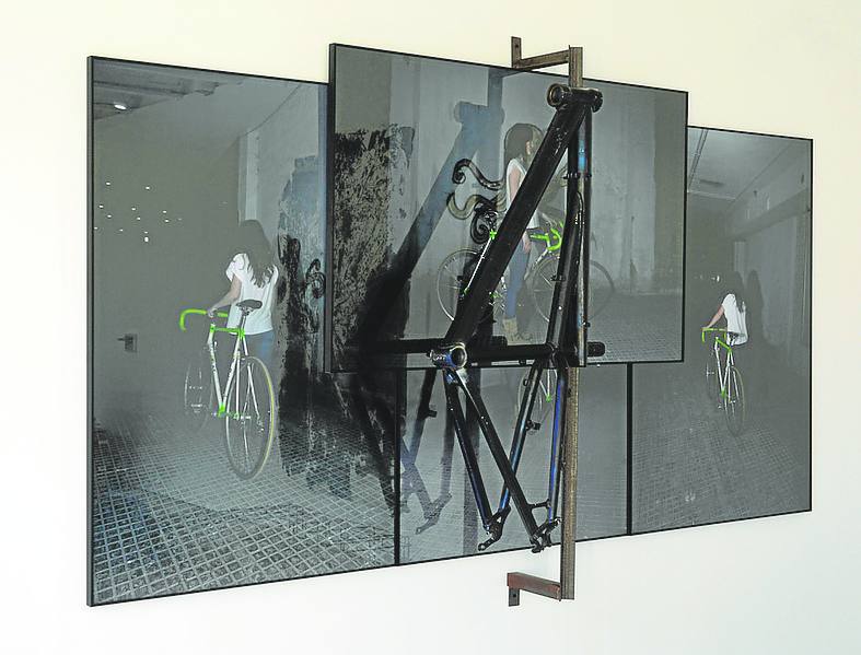 David Martínez Suárez. 'Adoration', fotografía y chasis de bicicleta.