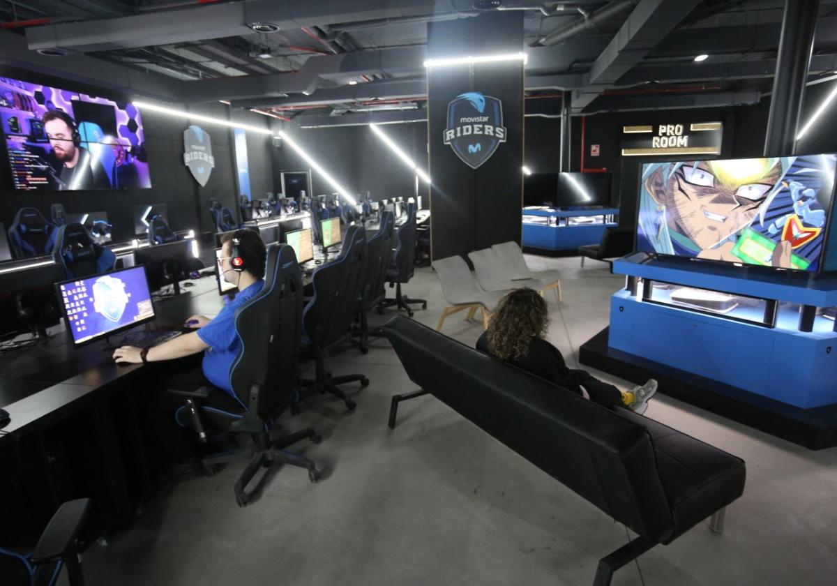 El club de eSports de Ibai y Piqué llega a El Vasco tras la fusión de Koi y  Movistar Riders | El Comercio: Diario de Asturias