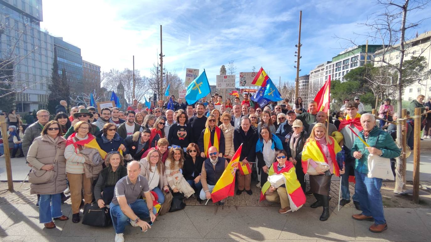 Decenas de asturianos protestan en Madrid contra la ley de amnistía