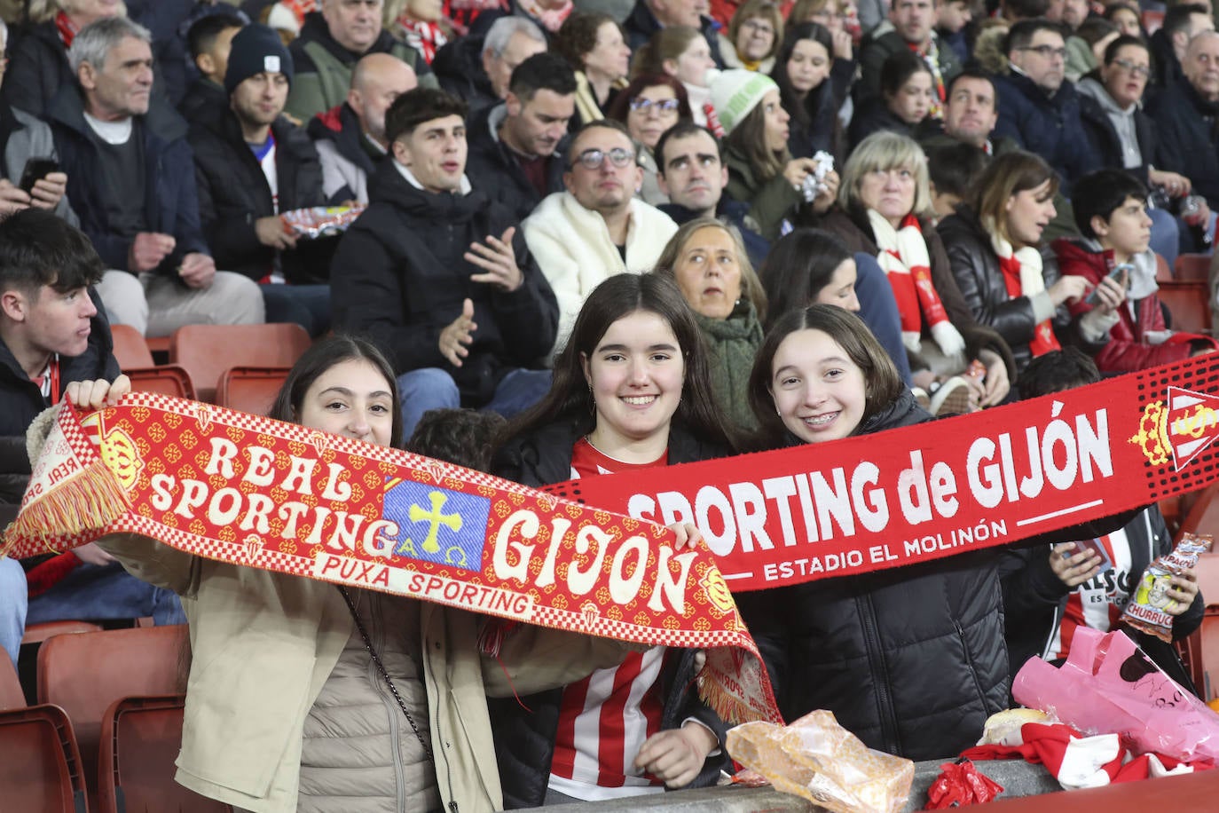 ¿Estuviste en el Sporting - Racing de Ferrol? ¡Búscate en las fotos!