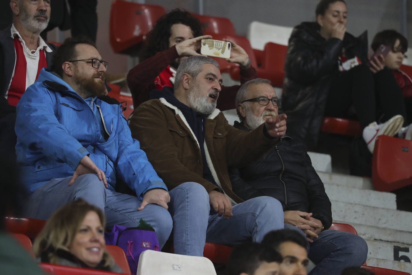 ¿Estuviste en el Sporting - Racing de Ferrol? ¡Búscate en las fotos!