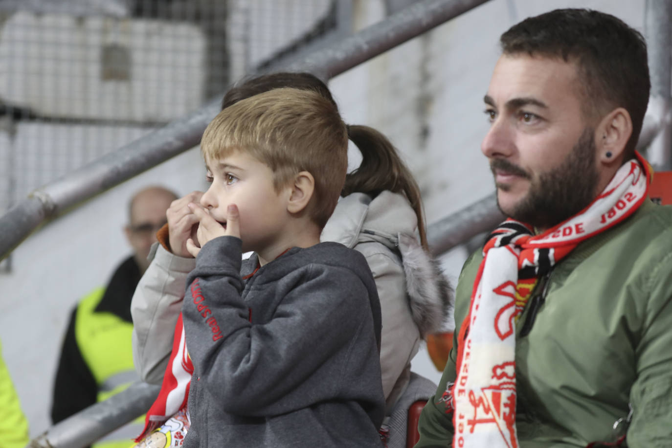 ¿Estuviste en el Sporting - Racing de Ferrol? ¡Búscate en las fotos!