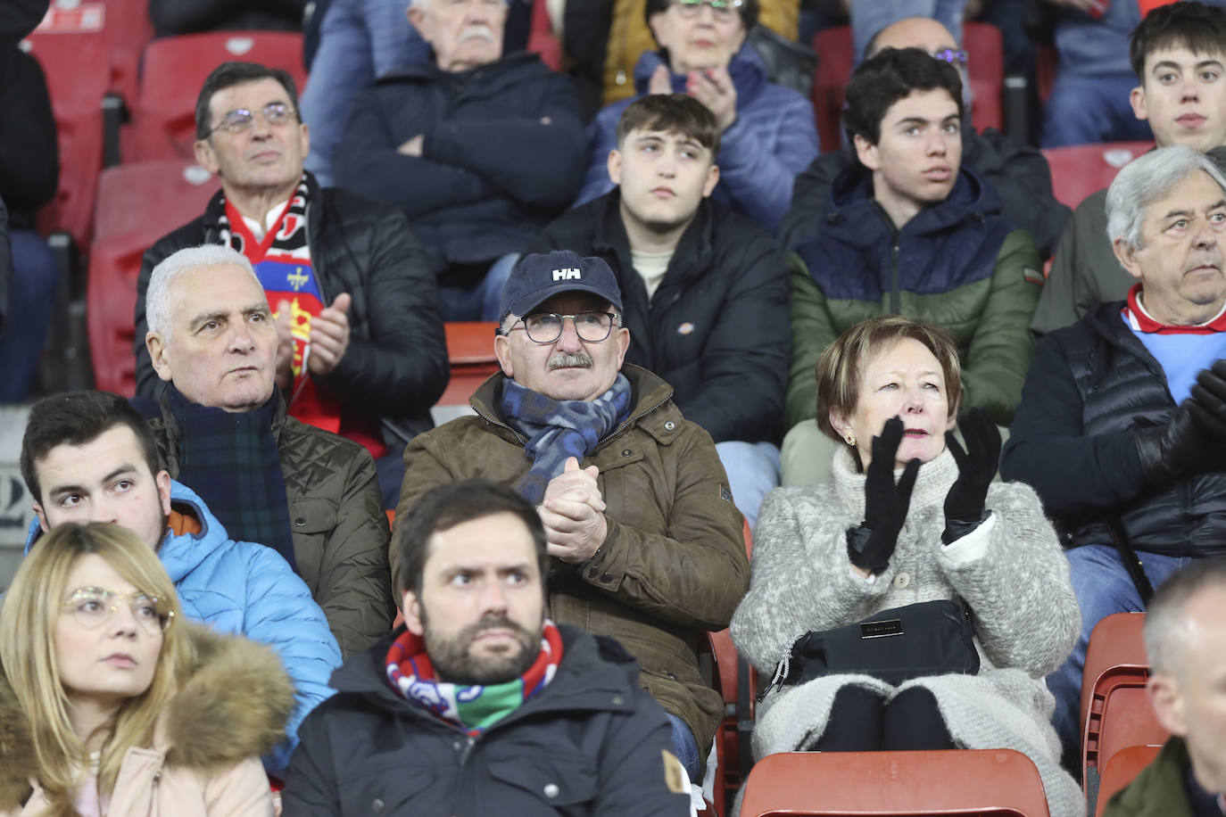 ¿Estuviste en el Sporting - Racing de Ferrol? ¡Búscate en las fotos!