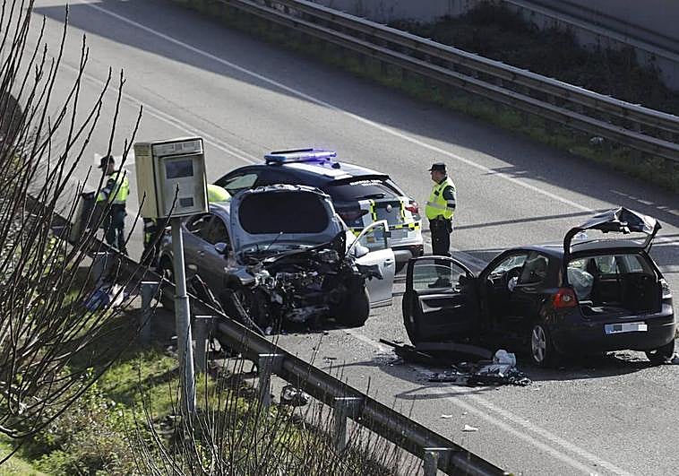 Accidente de tráfico en el corredor del Nalón con fallecidos.