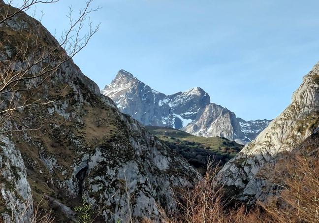 Llegando a la Foz Grande con preciosas vistas hacia el Fontán Sur