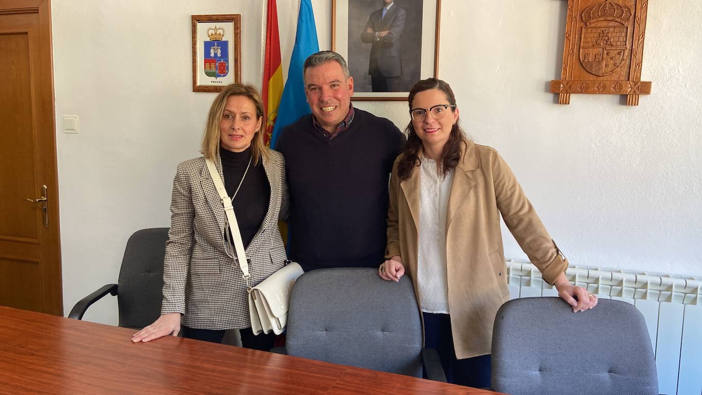Mercedes Rivera, Fernando Luis Figaredo y Cristina Fidalgo.