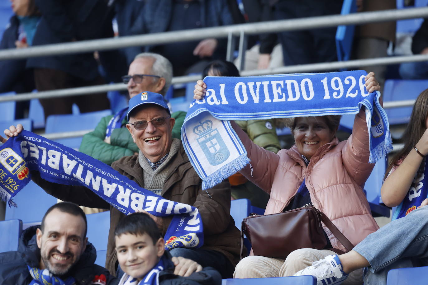 ¿Estuviste viendo el Real Oviedo - Eldense? ¡Búscate en las fotos del Tartiere!