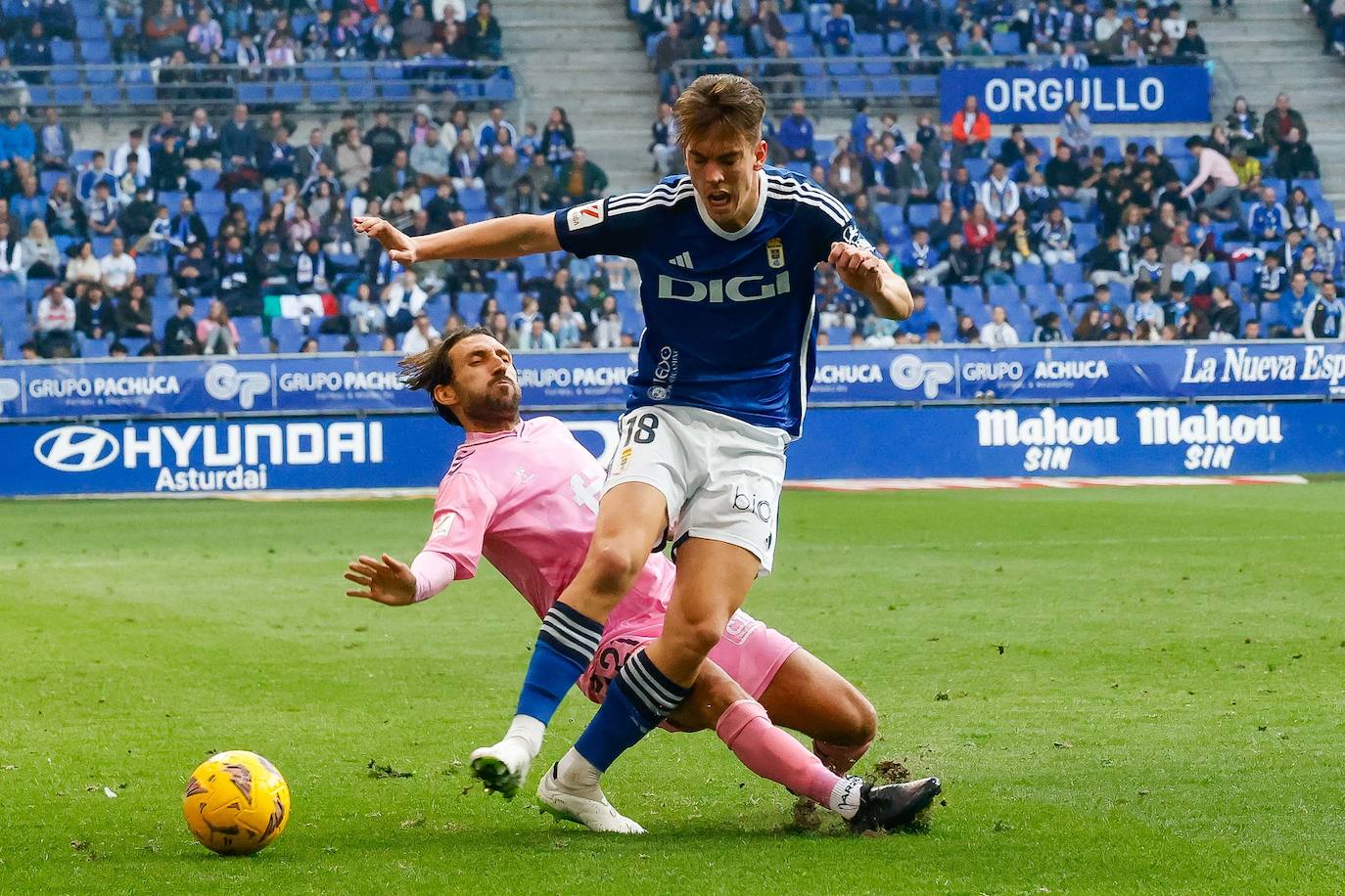 El Real Oviedo - Eldense, en imágenes: así fue el partido