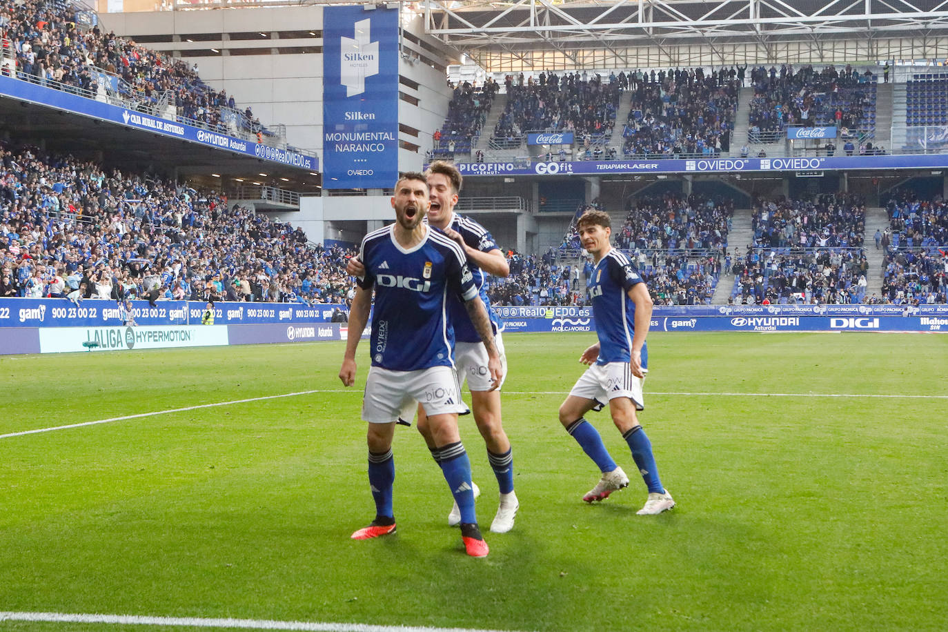 El Real Oviedo - Eldense, en imágenes: así fue el partido