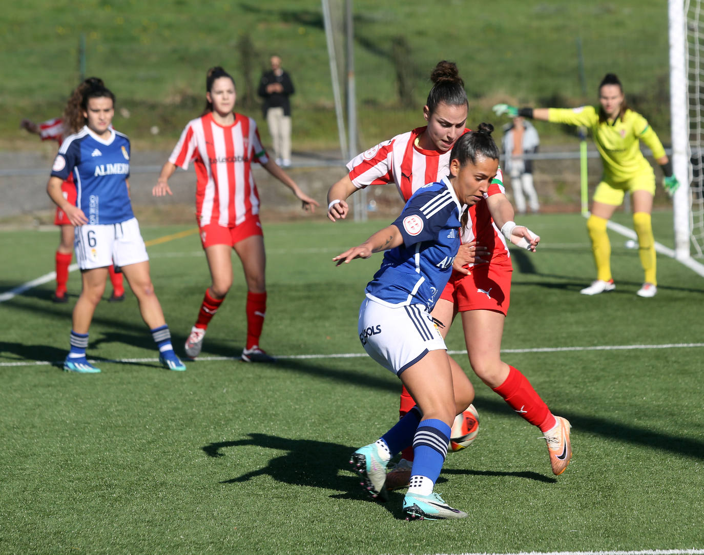 El derbi femenino Real Oviedo - Sporting de Gijón, en imágenes