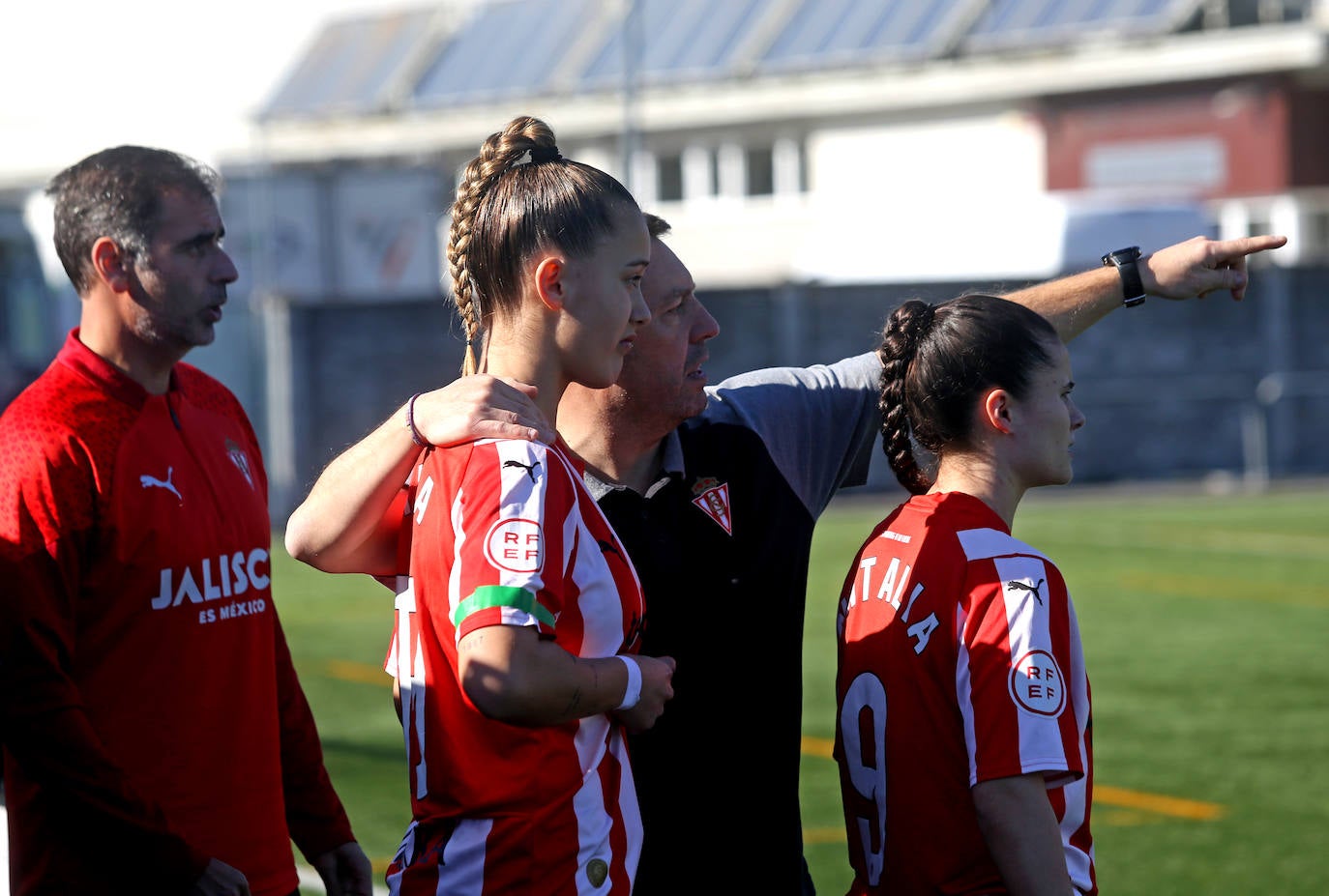 El derbi femenino Real Oviedo - Sporting de Gijón, en imágenes