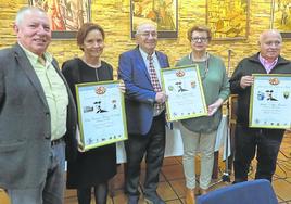 Justo Castrillón, presidente de la entidad gastronómica, con Carmen Moriyón, José Luis López, Esther Álvarez y Javier Arbizu.