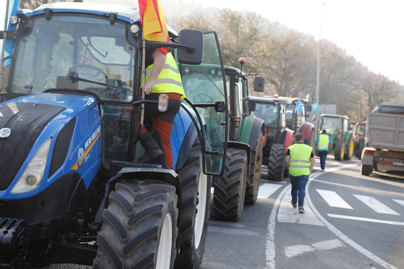 Movilización del campo asturiano: los tractores toman las carreteras