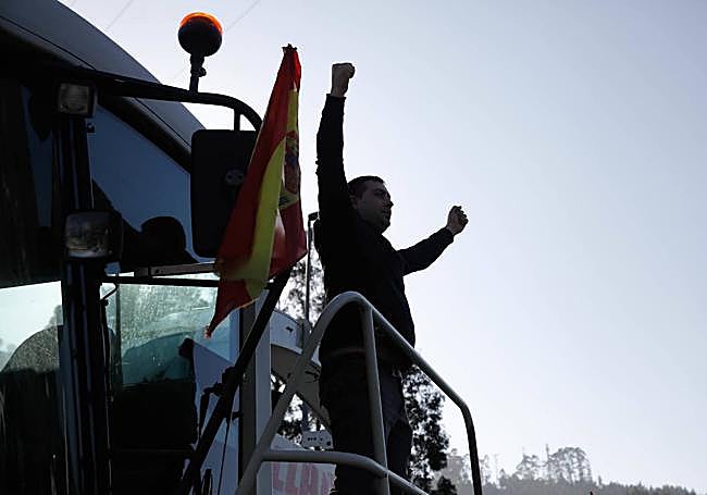 Movilización del campo asturiano: los tractores toman las carreteras